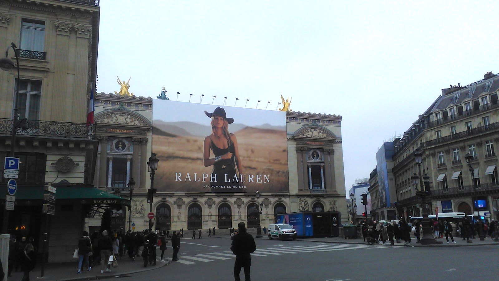 Pétition contre les bâches XXL sur monuments historiques